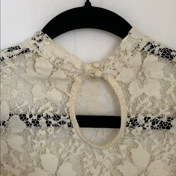 Beautiful off white /cream lace top - Picture 7 of 7